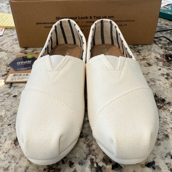 Tom's Women White Canvas 10 - Picture 4 of 9